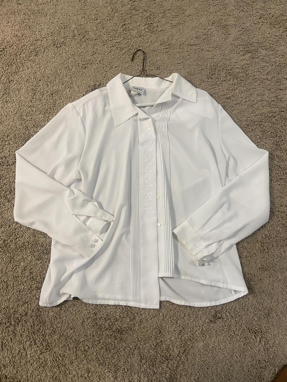 Nikki Shirt Womens Large White Pleated Tuxedo Button Front Formal Blouse Top
